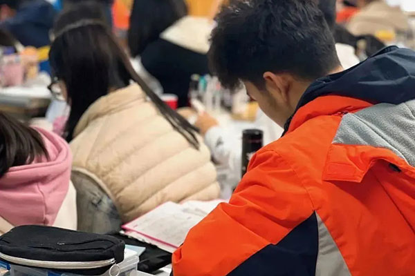 成都市高考复读有哪些学校招生？设施完善学校