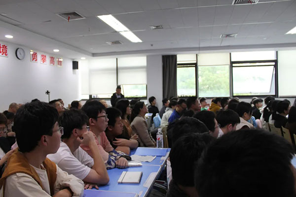 杭州高复班哪个培训机构好点？管理科学机构