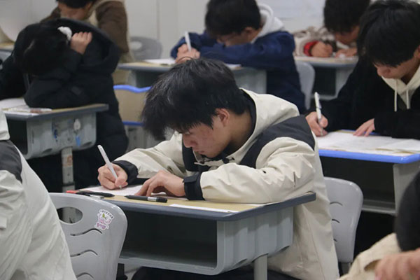 杭州高复班学校哪里好一点？优秀学校推荐