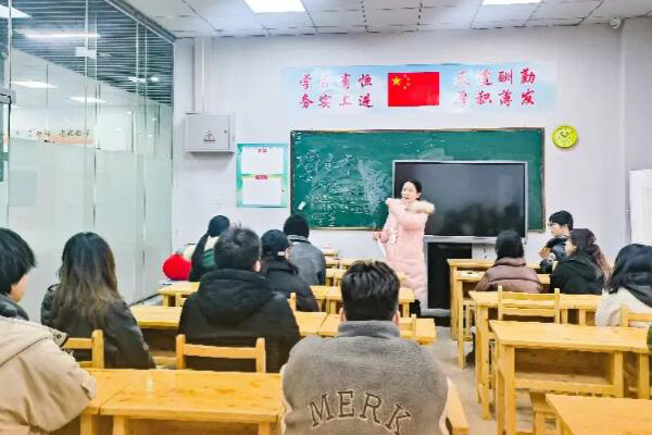 深圳招高三复读生学校哪家好？这10家报名多