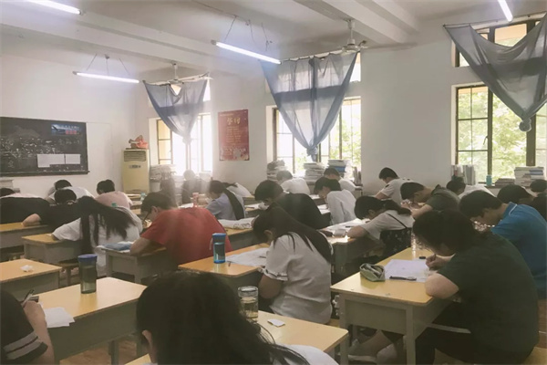 广州有哪些高中复读学校好一点?梳理课程多样化学校