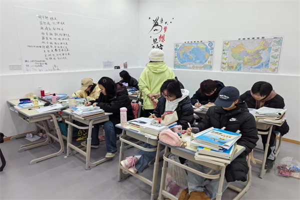 2024年高考政策微解读，给24级高考生及复读生的建议