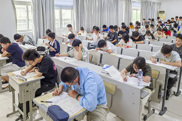 东莞高复学校哪家好些?盘点名师教学学校