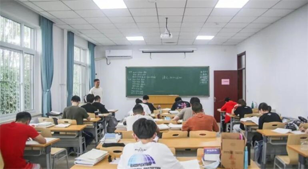 西安高考复读学校哪家升学率高些？推荐家校紧密合作的学校