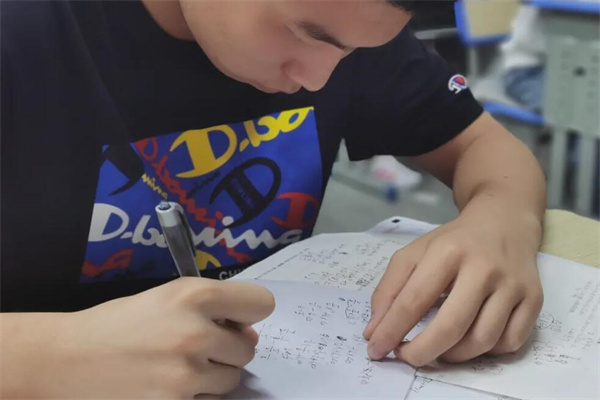 成都有哪些高复学校招生？专业学校总结