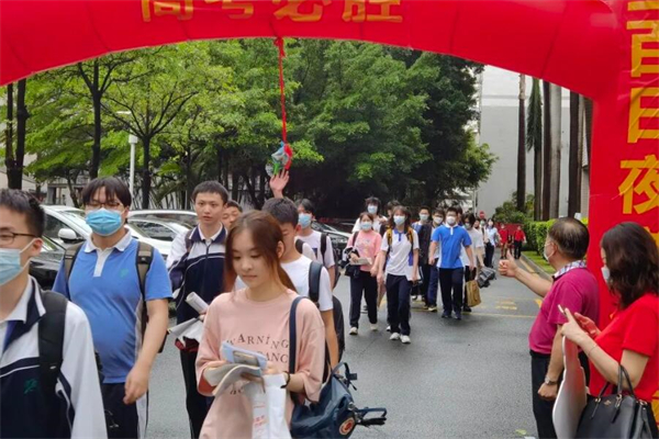 兰州高考复读学校哪个好点？良好的校风校纪学校介绍